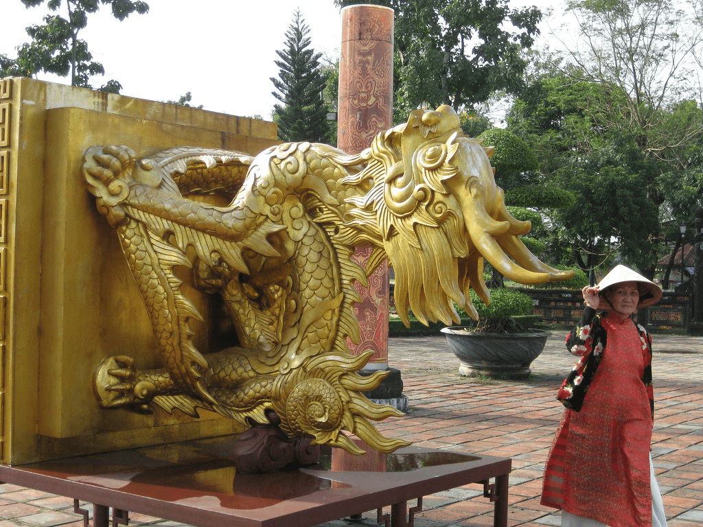 An image of a statue in the Hue Citadel.
