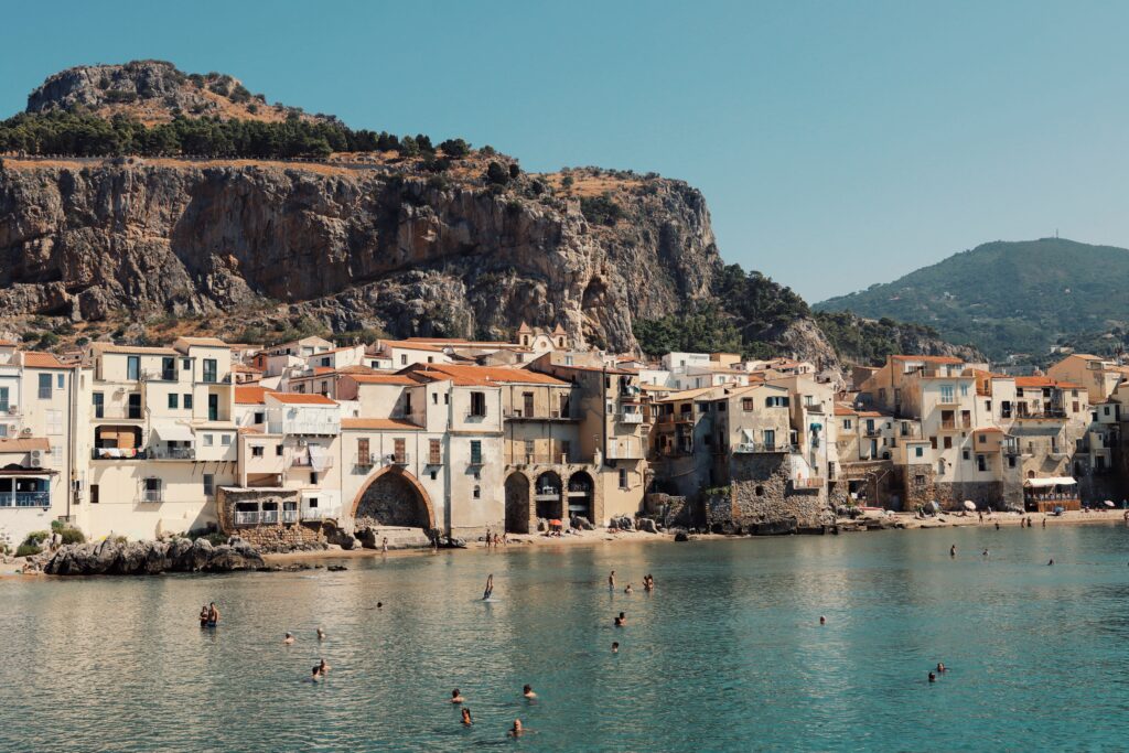 An image of a village along the shores of Sicily. 