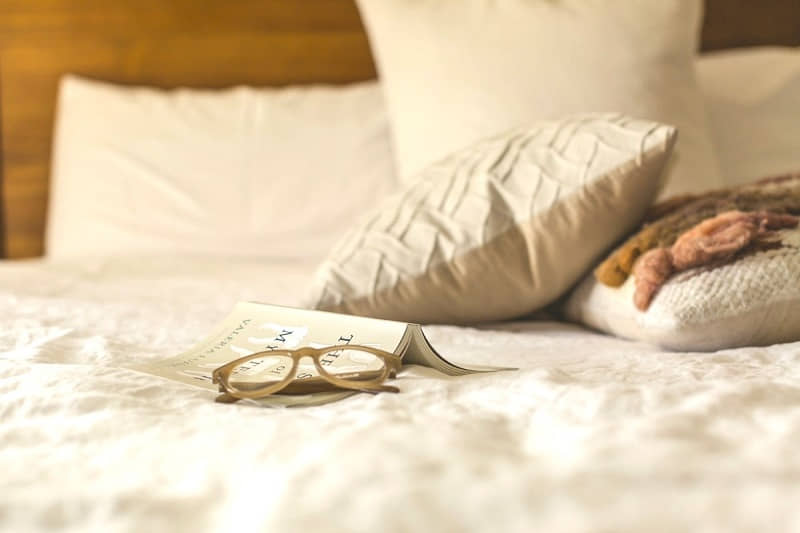 Budget hotels provide basic amenities. They provide comfort and privacy. Some even provide discounts for seniors.