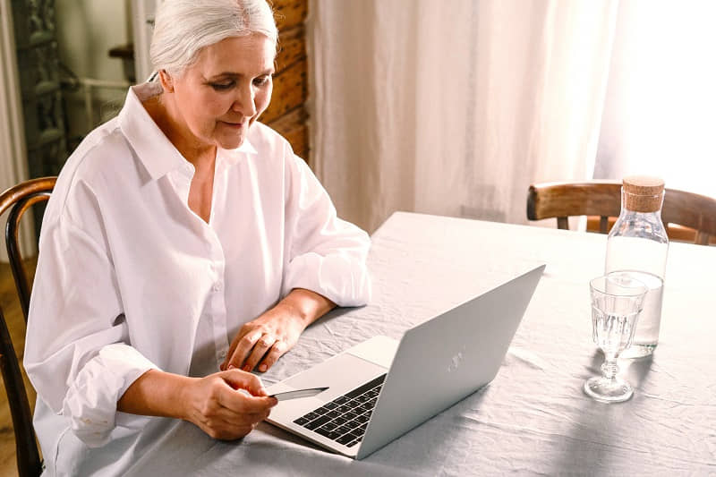 Several online learning platforms offer beekeeping courses that are suitable for seniors. 