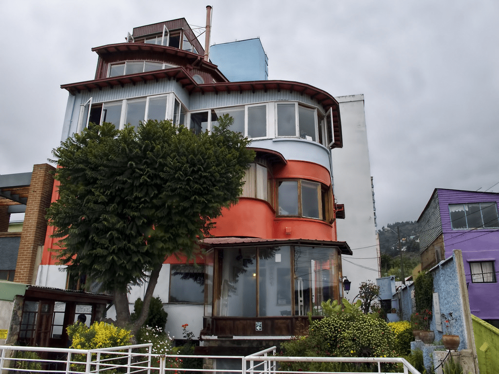 An image of the La Sebastiana building.