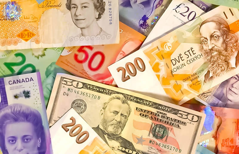 Australian retirees comparing lower-risk investment options