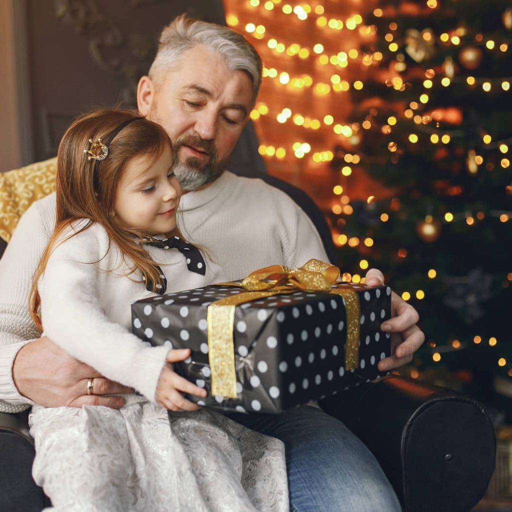 Thoughtful Gift Ideas for Grandkids That Foster Learning and Creativity