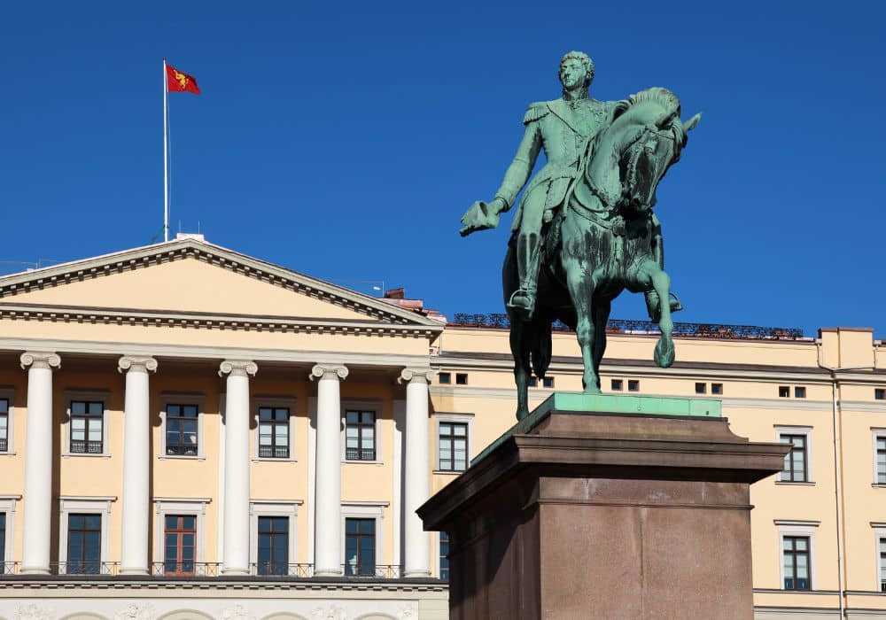 Statue at the Royal Palace in Oslo